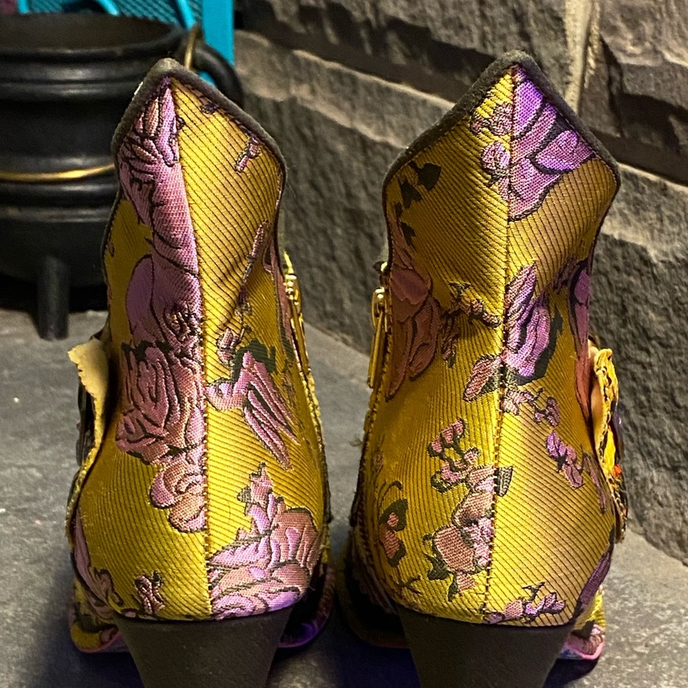 VTG Irregular Choice “Miaow” yellow floral tapestry bootie,Cat buckle,NIB, 39 UK - Picture 8 of 16